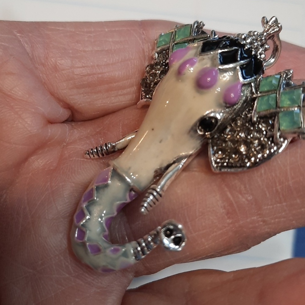 New Silver and Purple Elephant Brooch - Picture 2 of 6